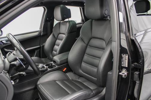 2022 Porsche Macan S