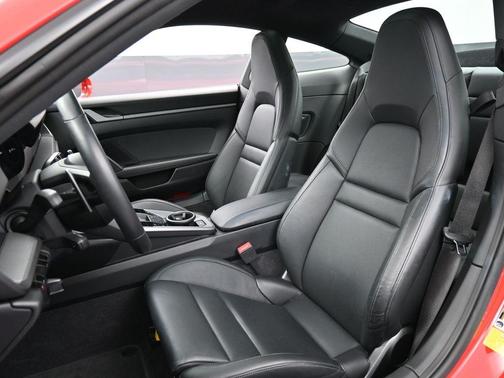 2020 Porsche 911 Carrera 4S