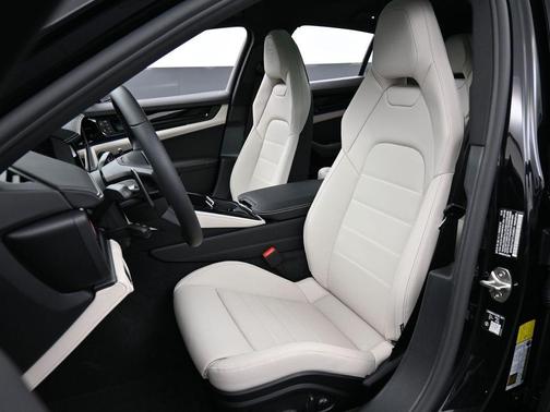 2026 Porsche Panamera 4