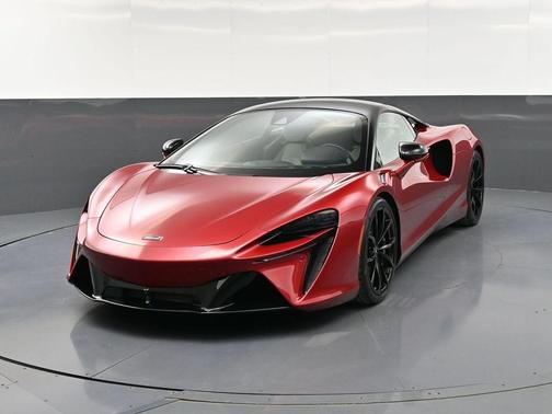 2024 McLaren Artura