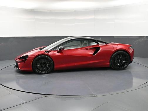2024 McLaren Artura