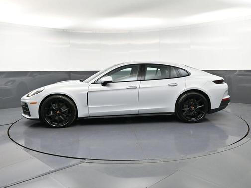 Ice Grey Metallic 2026 Porsche Panamera 4