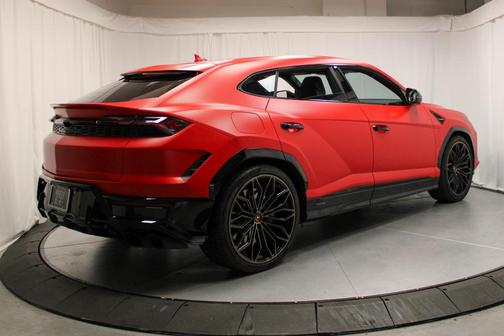 2025 Lamborghini Urus SE