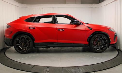 2025 Lamborghini Urus SE