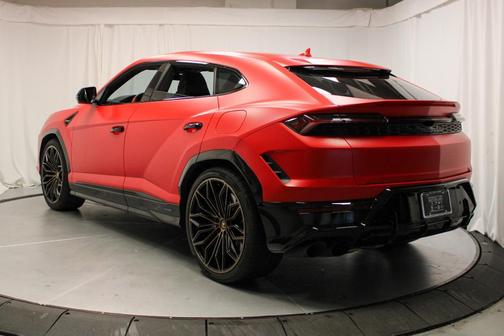 2025 Lamborghini Urus SE