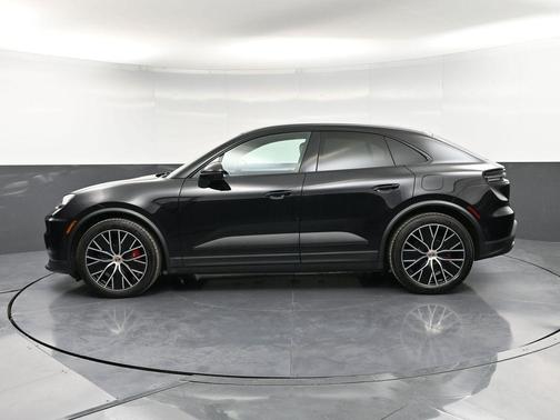 2025 Porsche Macan 4S