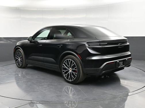 2025 Porsche Macan 4S