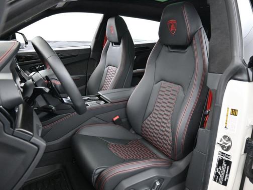 2024 Lamborghini Urus S