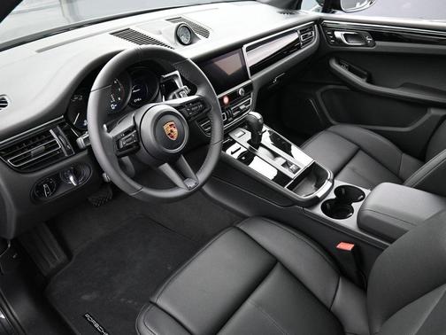 Volcano Grey Metallic 2026 Porsche Macan