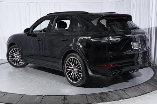 2021 Porsche Cayenne GTS