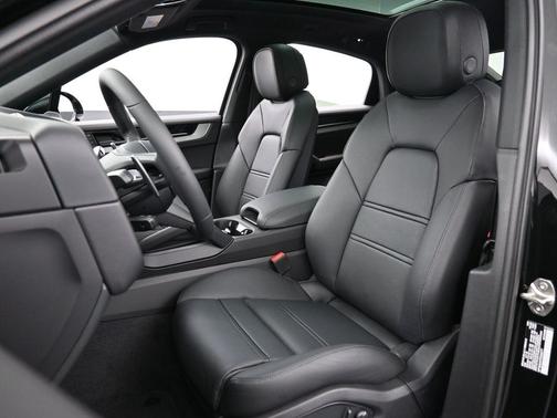 2026 Porsche Cayenne AWD