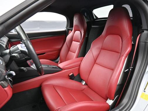 2023 Porsche 718 Boxster S