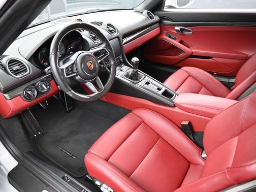 2023 Porsche 718 Boxster S