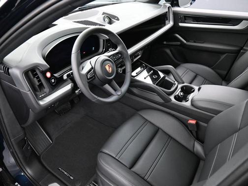 2025 Porsche Cayenne AWD