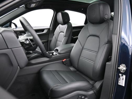 2025 Porsche Cayenne AWD