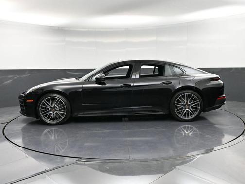 2026 Porsche Panamera 4
