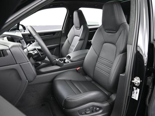 2026 Porsche Cayenne GTS