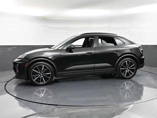 2025 Porsche Macan 4