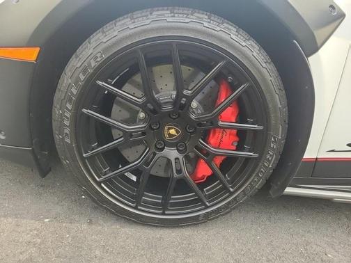 2023 Lamborghini Huracan Sterrato Base