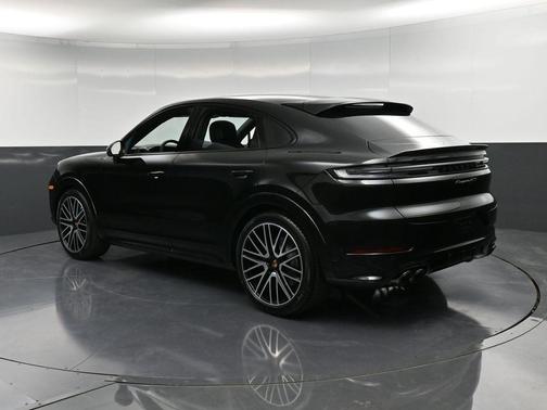 2026 Porsche Cayenne GTS