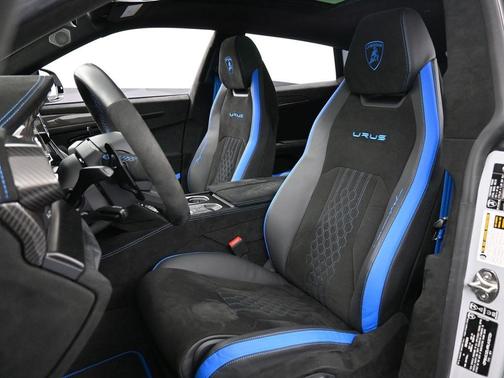 2024 Lamborghini Urus Performante