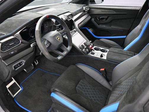 2024 Lamborghini Urus Performante