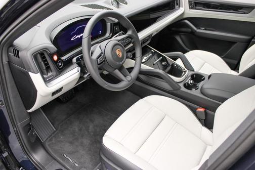 2025 Porsche Cayenne AWD