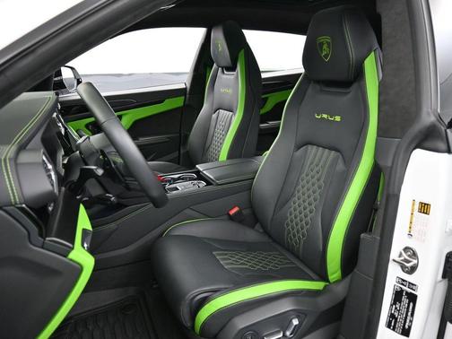 2024 Lamborghini Urus S