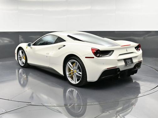 2017 Ferrari 488 GTB Base