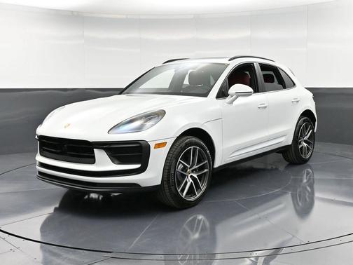 2026 Porsche Macan Base