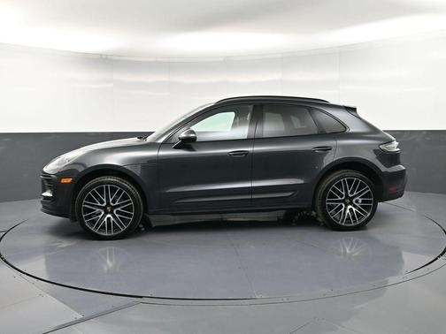 Volcano Grey Metallic 2026 Porsche Macan