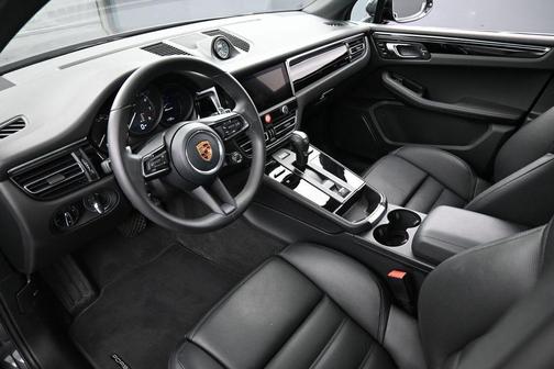 Volcano Grey Metallic 2026 Porsche Macan