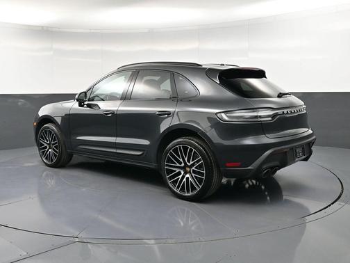 Volcano Grey Metallic 2026 Porsche Macan