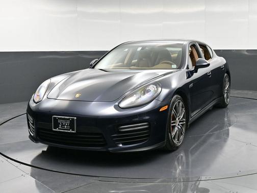 2016 Porsche Panamera GTS