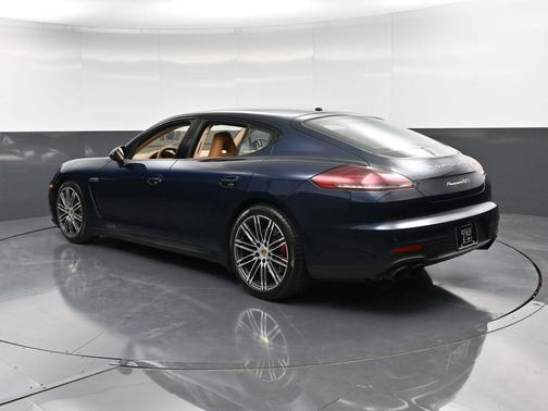2016 Porsche Panamera GTS
