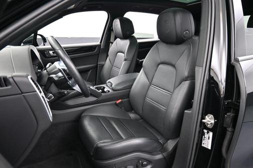 Black 2023 Porsche Cayenne Platinum Edition