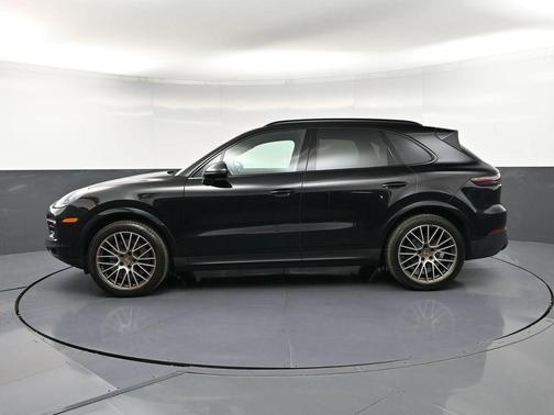 Black 2023 Porsche Cayenne Platinum Edition