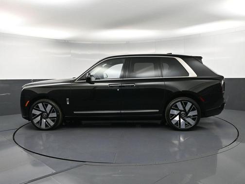 Black 2027 Rolls-Royce Cullinan