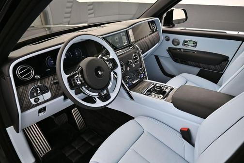 Black 2027 Rolls-Royce Cullinan