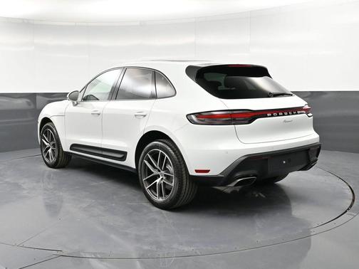 2026 Porsche Macan 
