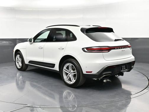 2022 Porsche Macan Base