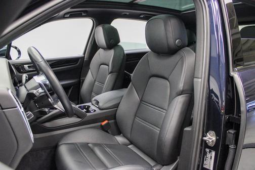 2021 Porsche Cayenne Base