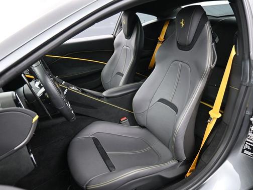 2022 Ferrari Roma Base