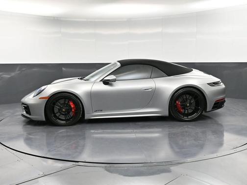 2024 Porsche 911 Carrera 4 GTS