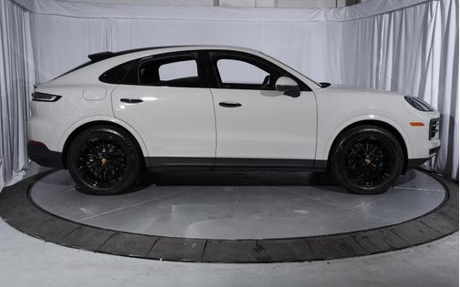2024 Porsche Cayenne AWD