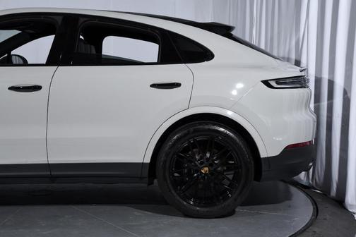 2024 Porsche Cayenne AWD
