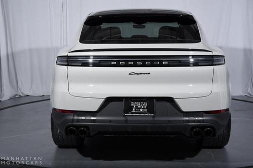 2024 Porsche Cayenne AWD