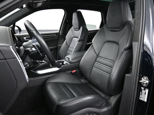 2023 Porsche Cayenne Turbo