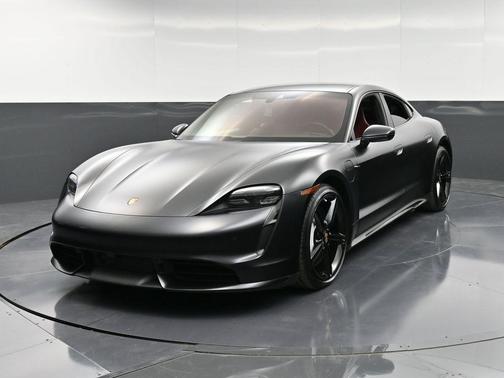 2022 Porsche Taycan Turbo