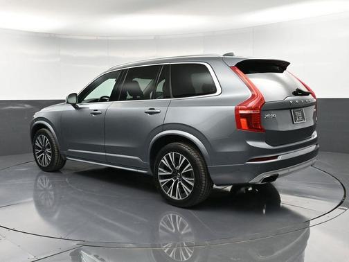 2020 Volvo XC90 T5 Momentum 7 Passenger
